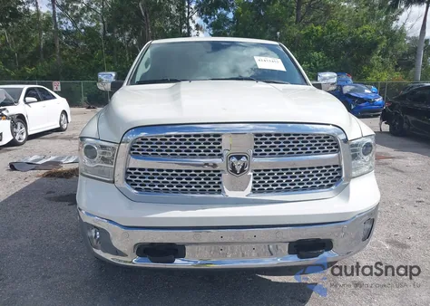 2018 Ram 1500 Laramie 4X4 5'7 Box z USA, uszkodzony, nr VIN 1C6RR7NM3JS252825